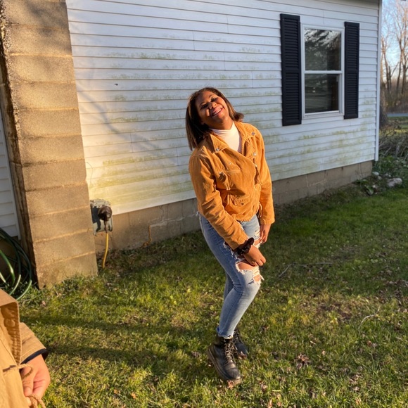 Meet your Posher, Myraql - Picture 1 of 1